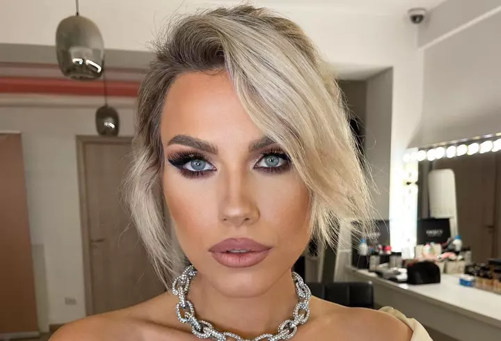 Nicole Cherry, mesaj neașteptat pentru fani, în timp ce o alăpta pe Anastasia: "Calmați-vă cu sânul, vă rog!"