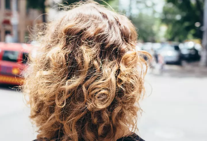 Ce rochii se poartă vara asta. Recomandările ale designerilor pentru 2022