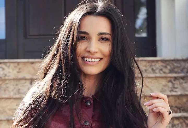 Nicole Cherry, mesaj neașteptat pentru fani, în timp ce o alăpta pe Anastasia: "Calmați-vă cu sânul, vă rog!"