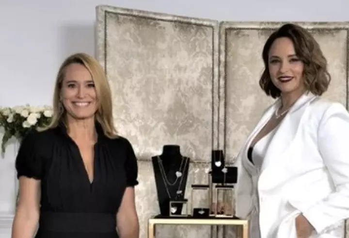 Primele imagini de la priveghiul lui Petrică Mîțu Stoian. Trupul său a fost depus la Ansamblul Folcloric „Maria Tănase”