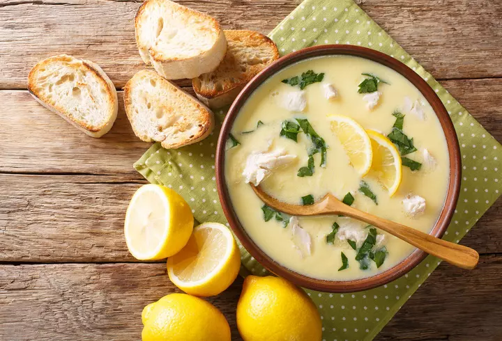 Rețetă de mâncare cu broccoli și conopidă. E delicioasă!