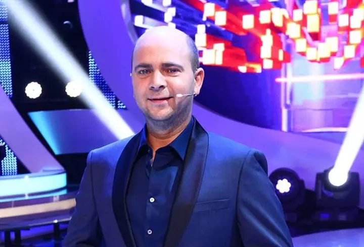 Oana Roman îi ia apărarea tatălui ei, Petre Roman, după ce a fost acuzat că a furat banii publici: „După divorț nu avea casă”