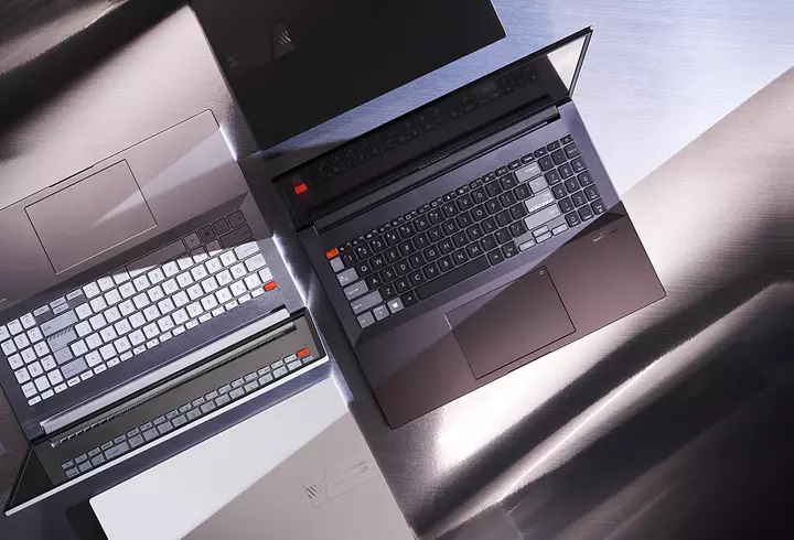 Cadouri inspirate de sărbători - Ce surprize au pregătit vedetele pentru cei dragi?