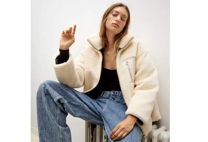 Cadouri inspirate de sărbători - Ce surprize au pregătit vedetele pentru cei dragi?