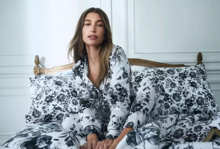 Cadouri inspirate de sărbători - Ce surprize au pregătit vedetele pentru cei dragi?