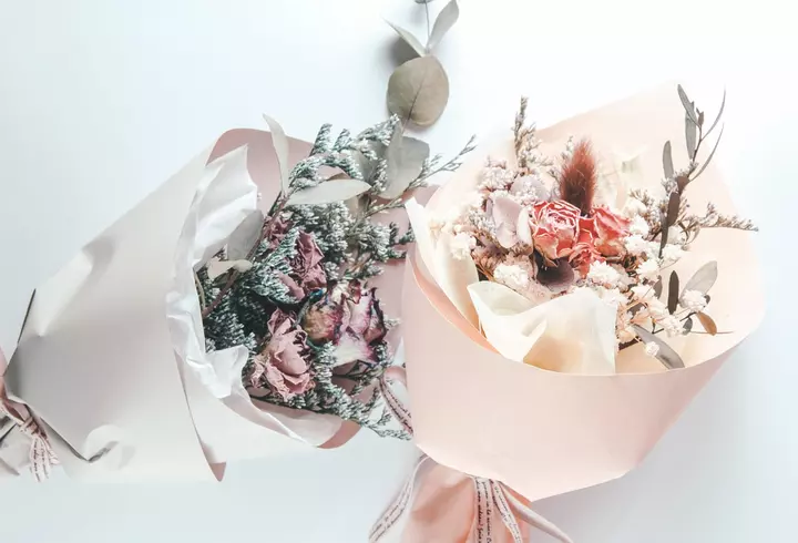 Cadouri inspirate de sărbători - Ce surprize au pregătit vedetele pentru cei dragi?