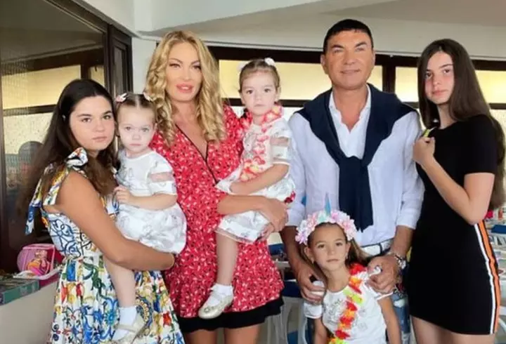 Cum arată și cu ce se ocupă fiica lui Victor Ciorbea. Oana locuiește în America!