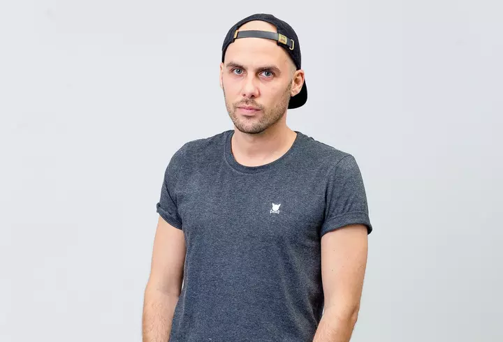 Cum arată garsoniera de lux a lui Dorian Popa. O închiriază în regim hotelier