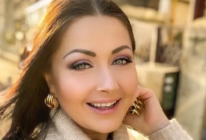 Oana Roman îi ia apărarea tatălui ei, Petre Roman, după ce a fost acuzat că a furat banii publici: „După divorț nu avea casă”