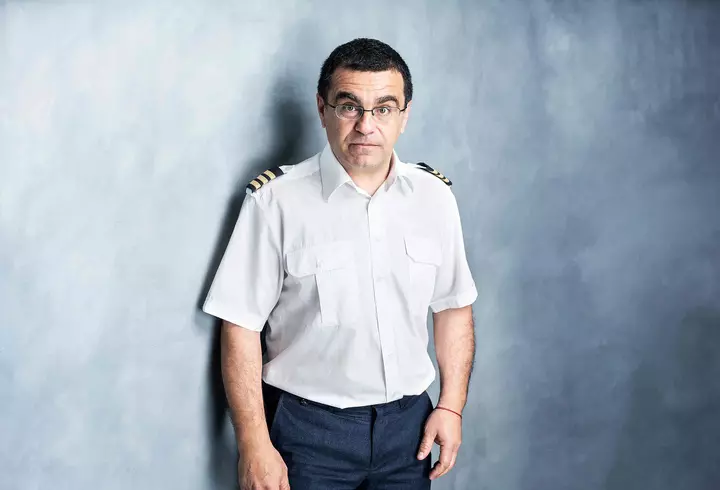 Cum arată garsoniera de lux a lui Dorian Popa. O închiriază în regim hotelier