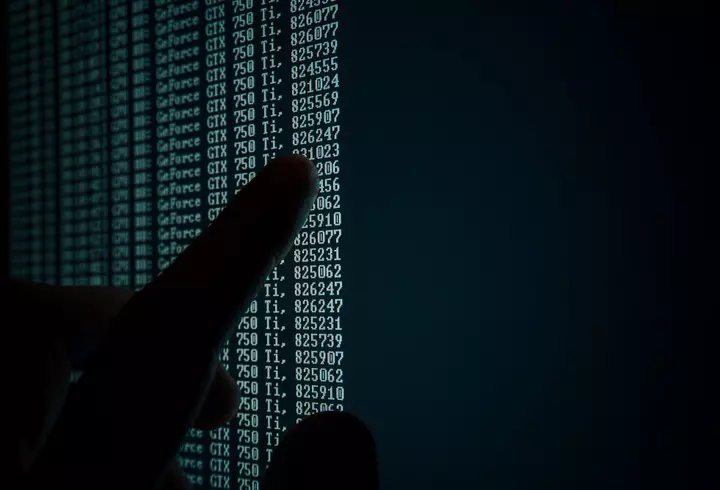 Cadouri inspirate de sărbători - Ce surprize au pregătit vedetele pentru cei dragi?