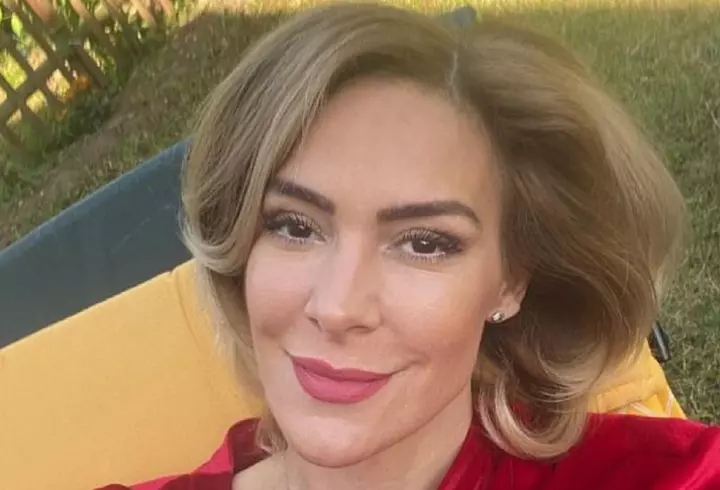 Oana Roman îi ia apărarea tatălui ei, Petre Roman, după ce a fost acuzat că a furat banii publici: „După divorț nu avea casă”