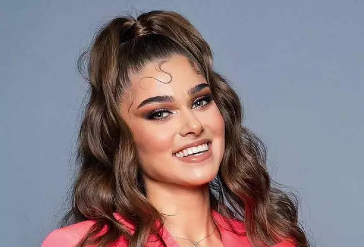 Oana Roman îi ia apărarea tatălui ei, Petre Roman, după ce a fost acuzat că a furat banii publici: „După divorț nu avea casă”