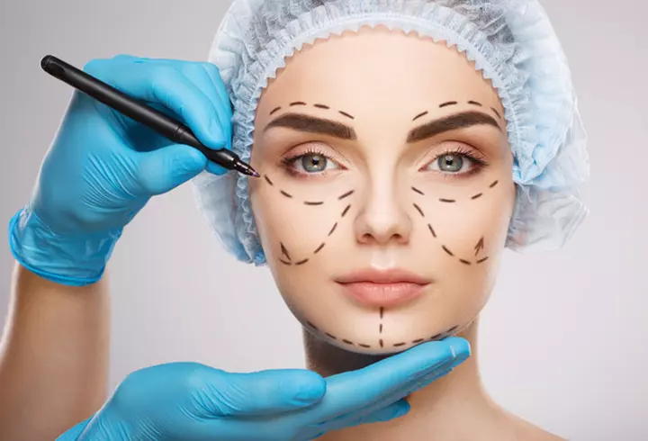 Cum accesorizăm rochiile cu imprimeu floral