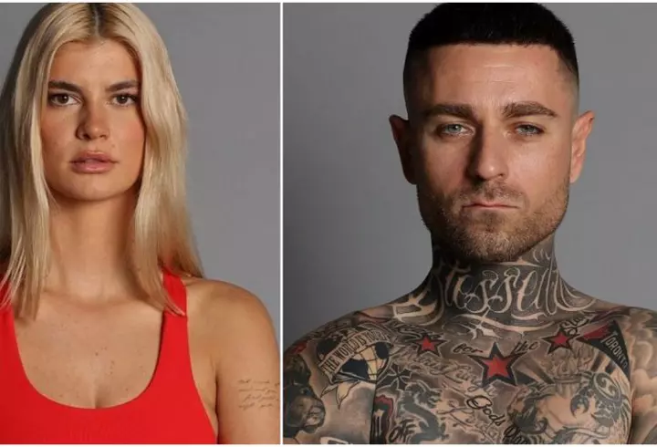 Anamaria Prodan s-a pozat în dormitor, într-un costum de baie minuscul