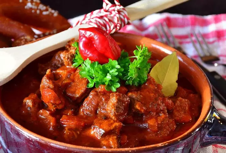 Rețetă de Shakshuka. Un mic dejun delicios!