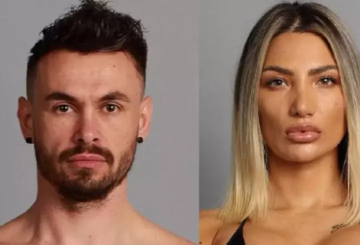 Anamaria Prodan s-a pozat în dormitor, într-un costum de baie minuscul