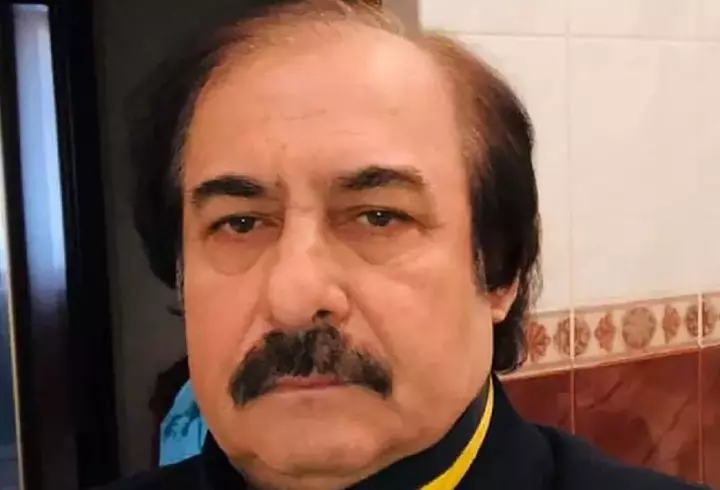 Anamaria Prodan s-a pozat în dormitor, într-un costum de baie minuscul