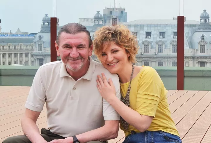 Adela Popescu are COVID-19 a doua oară: „Îmi curge nasul și gâtul mă doare”. Cine o înlocuiește la Vorbește Lumea