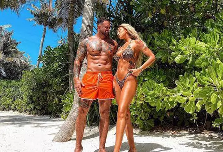 Cele mai emoționante imagini din Ucraina, în timpul războiului. Bebelușul născut la metrou, oameni cu animale în brațe și solidaritate umană