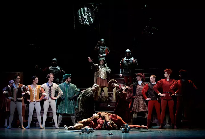 Cum să prelungeşti perioada de viaţă a hainelor tale