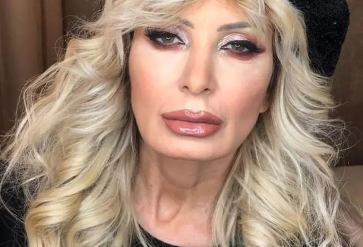 Ana Morodan, în chiloți și cu sânii goi pe stradă: „Când ești foarte deșteaptă...”