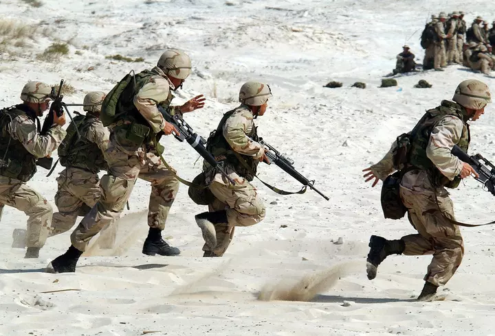 Războiul din Ucraina, imagini devastatoare: „Îmi scot nepotul din oraș, îl duc la adăpost și mă întorc să lupt"