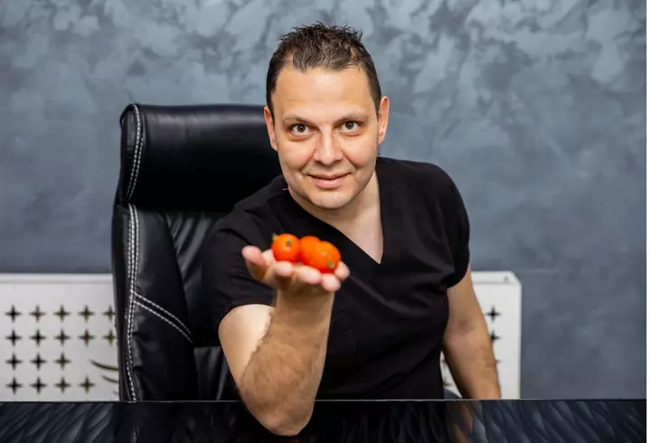 Cum te poți angaja ca make-up artist și mai ales unde