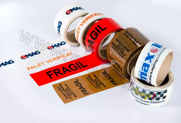 Cum te poți angaja ca make-up artist și mai ales unde