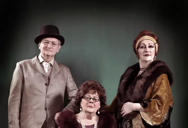 Cum te poți angaja ca make-up artist și mai ales unde