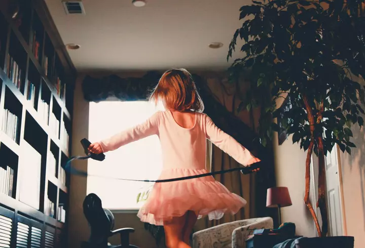 DESCOPERIȚI NOUA ARTĂ DE ACOPERIRE CU FONDUL DE TEN  CATRICE HD LIQUID COVERAGE