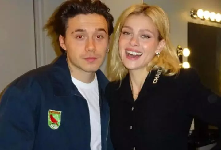 Ce poze are Dani Oțil în telefon: "Nu mi-ar fi frică să iasă în spațiul public"