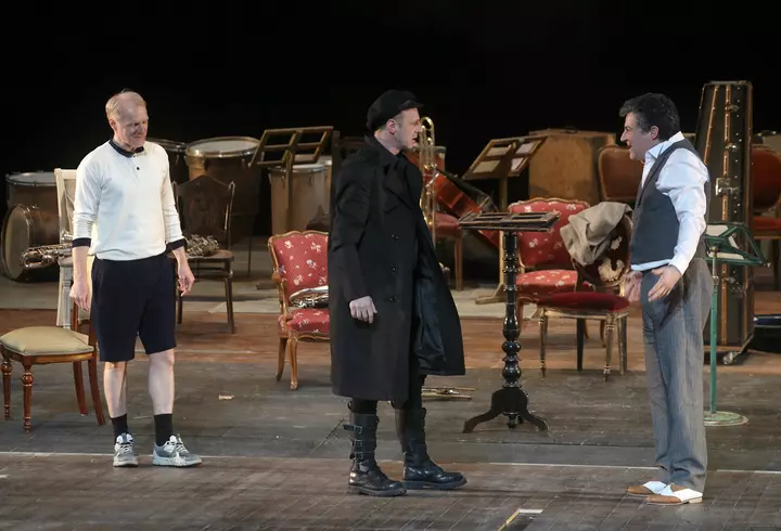 DESCOPERIȚI NOUA ARTĂ DE ACOPERIRE CU FONDUL DE TEN  CATRICE HD LIQUID COVERAGE