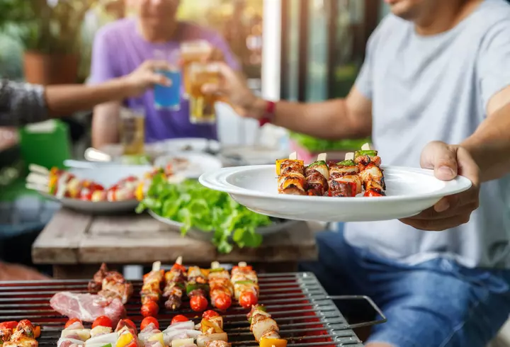 Rețetă cartofi noi cu unt și mărar. Rapid de făcut!