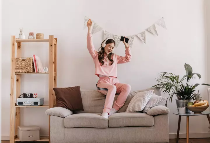 DESCOPERIȚI NOUA ARTĂ DE ACOPERIRE CU FONDUL DE TEN  CATRICE HD LIQUID COVERAGE