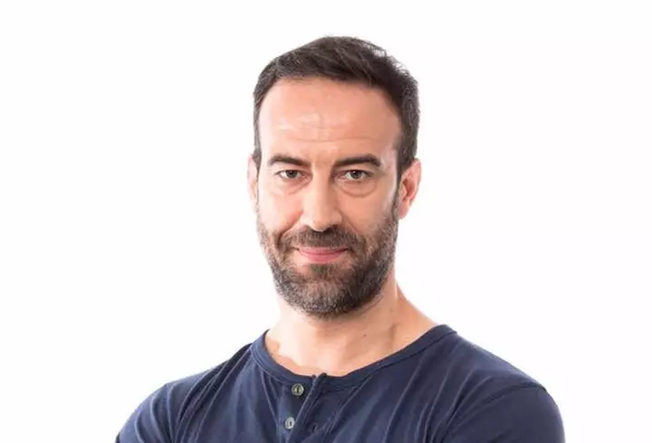 Ce dietă ține Emilia Ghinescu, la 43 de ani. Artista cântărește doar 49 de kg: „Mai mănânc și ceva dulce, dar light”