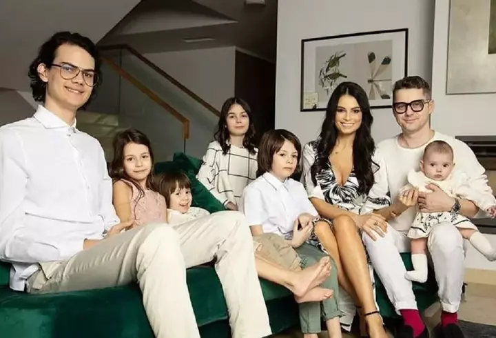 Florin Piersic, ovaționat pe scenă minute în șir, la 86 de ani: "Sunt foarte obosit, dar bucuros că oamenii vin să ne vadă"