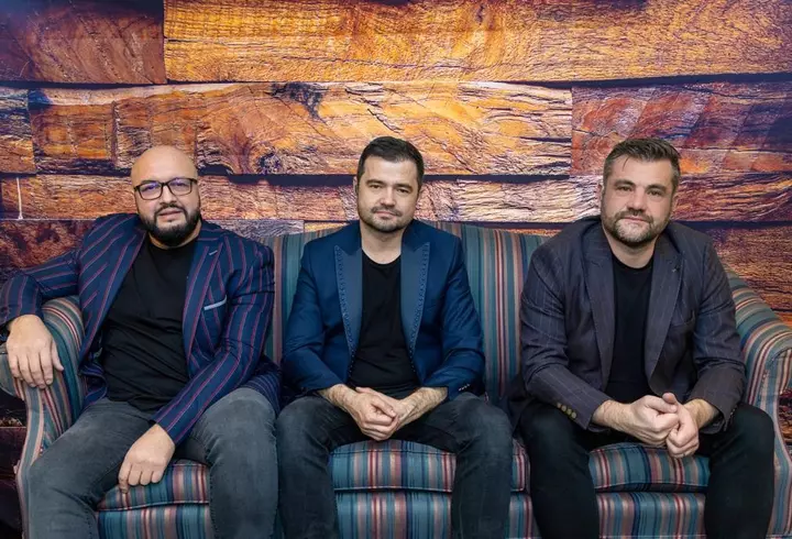 Cum arată Ramona Bădescu la 53 de ani. Vedeta a apărut într-o rochie transparentă la un eveniment