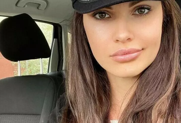 Mihaela Buzărnescu a sărit cu parașuta de la 4000 de metri în ziua în care a împlinit 34 de ani: „Sunt singura persoană care...”