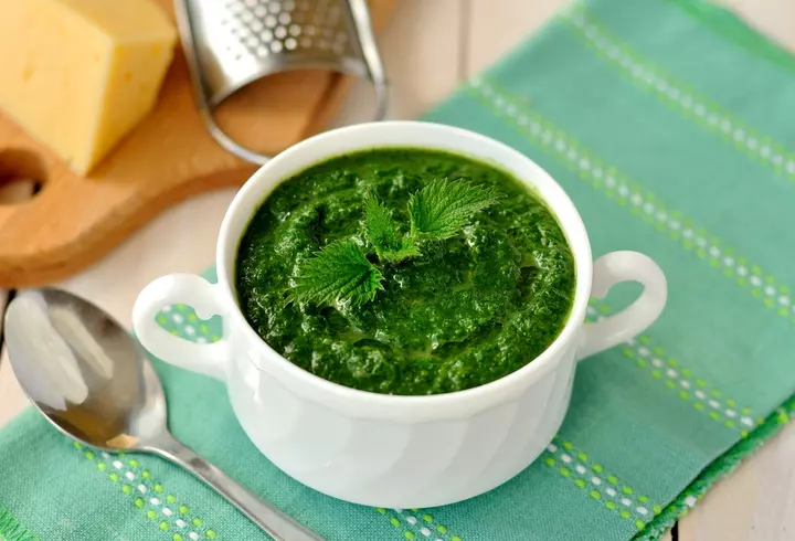 Rețetă cartofi noi cu unt și mărar. Rapid de făcut!