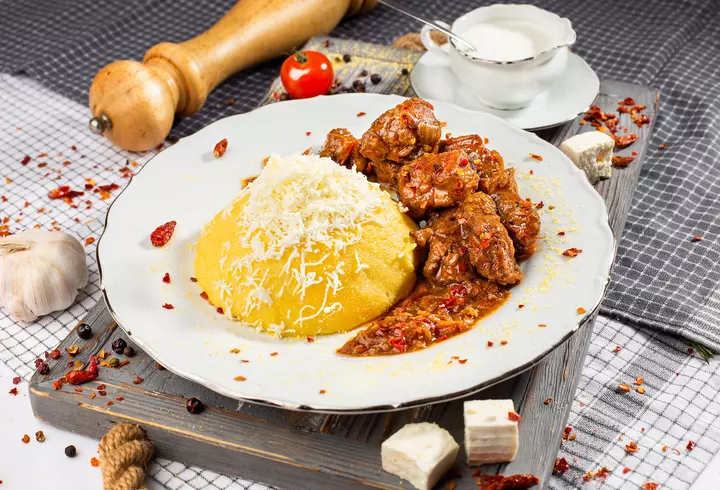 Rețetă cartofi noi cu unt și mărar. Rapid de făcut!