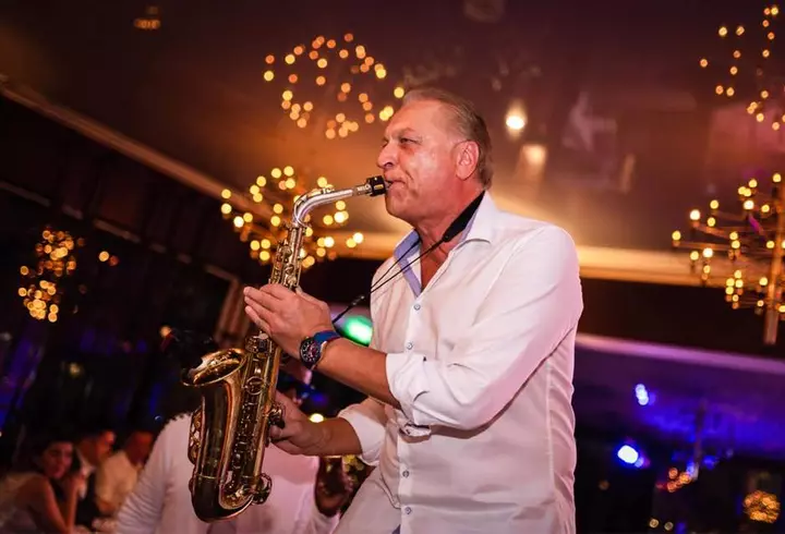 Iulia Albu a purtat un magnific colier de 40.000 de euro la petrecerea VIVA! Cum arată spectaculoasa bijuterie