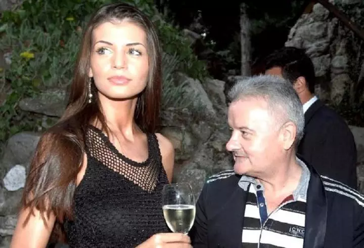 Alexandru Arșinel, decorat cu Ordinul "Crucea Bucovinei". Actorul și-a primit distincția așezat în scaun cu rotile