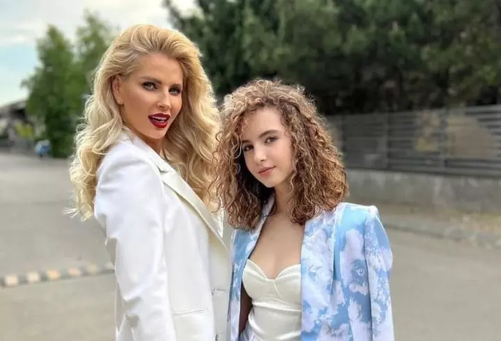 Theo Rose a fost săracă înainte de a deveni celebră: "Am trăit săptămâni întregi doar cu 50 de lei"