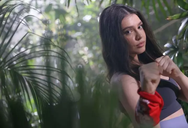 Cum arată Ramona Bădescu la 53 de ani. Vedeta a apărut într-o rochie transparentă la un eveniment