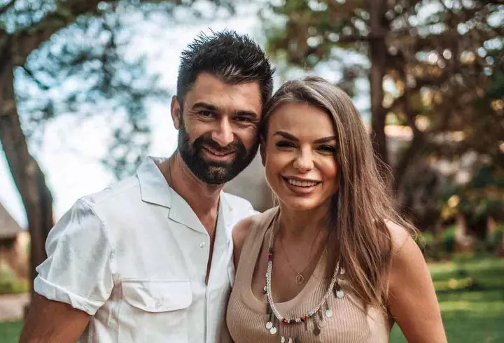 Cum arată Ramona Bădescu la 53 de ani. Vedeta a apărut într-o rochie transparentă la un eveniment