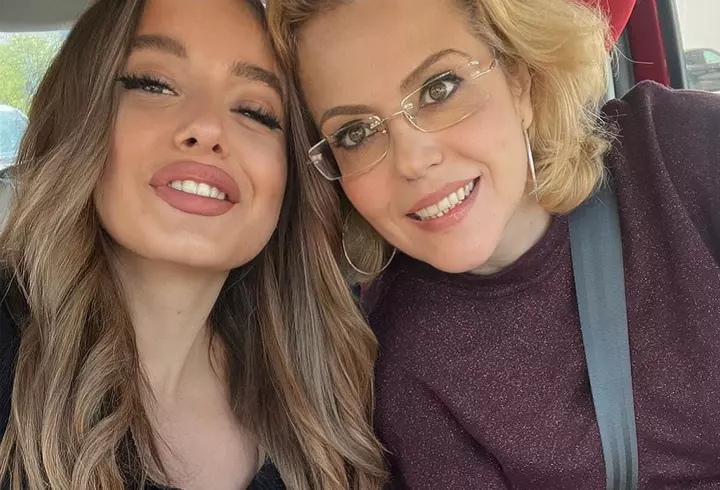 Care este numele real al lui Emily Burghelea."Dacă îți schimbi numele, îți schimbi și destinul"