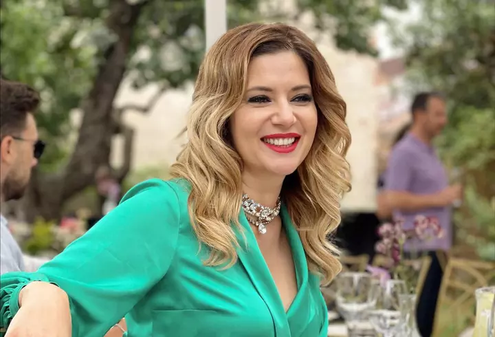 Ce vedete au datorii la Adina Buzatu. Stilista le-a dezvăluit numele: „Am vorbit și cu Alex Velea că are să-mi dea bani”