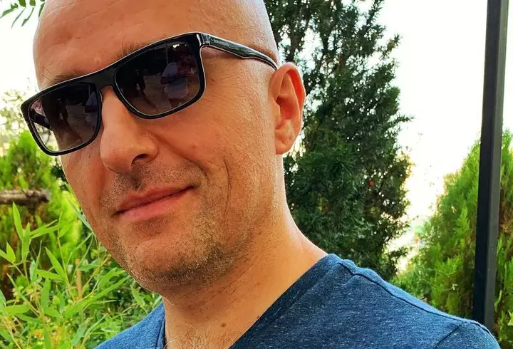 Cum s-a îmbrăcat Carmen Iohannis la balul de absolvire al elevilor săi. Prima Doamnă a purtat un accesoriu neașteptat