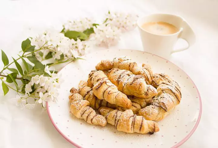 Rețetă de brioșe cu prune